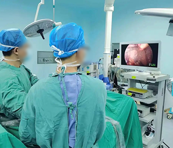 后腹腔镜肾囊肿去顶减压术